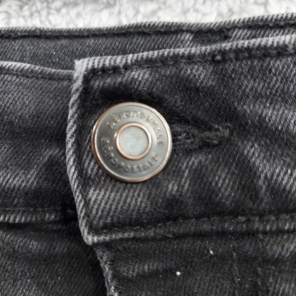 Aeropostale‎ Mom Short Women 12 Black Distressed High Waisted Raw Hem Denim